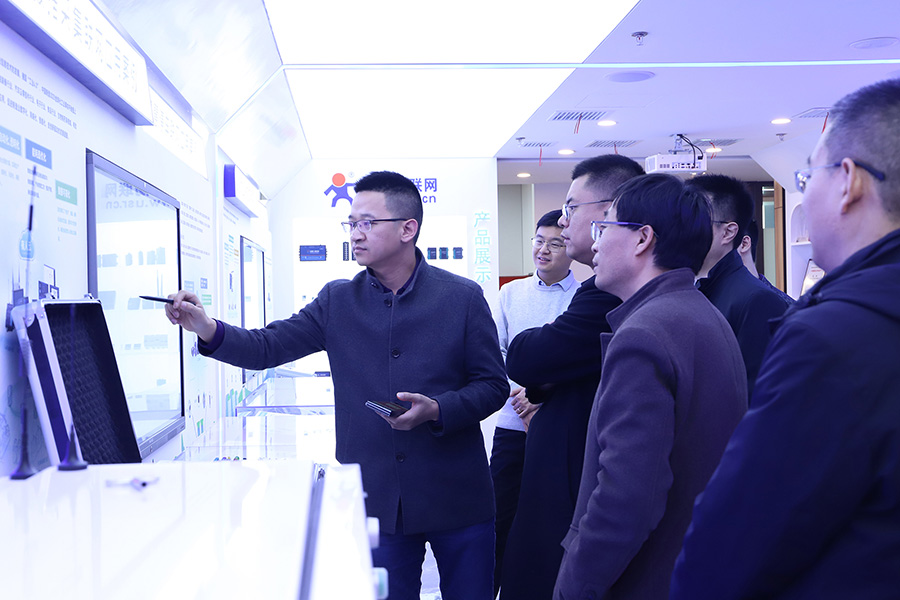 浪潮集团新基建张总一行莅临galaxy银河国际网参观考察
